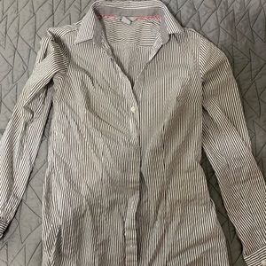 H&M gray and white button up